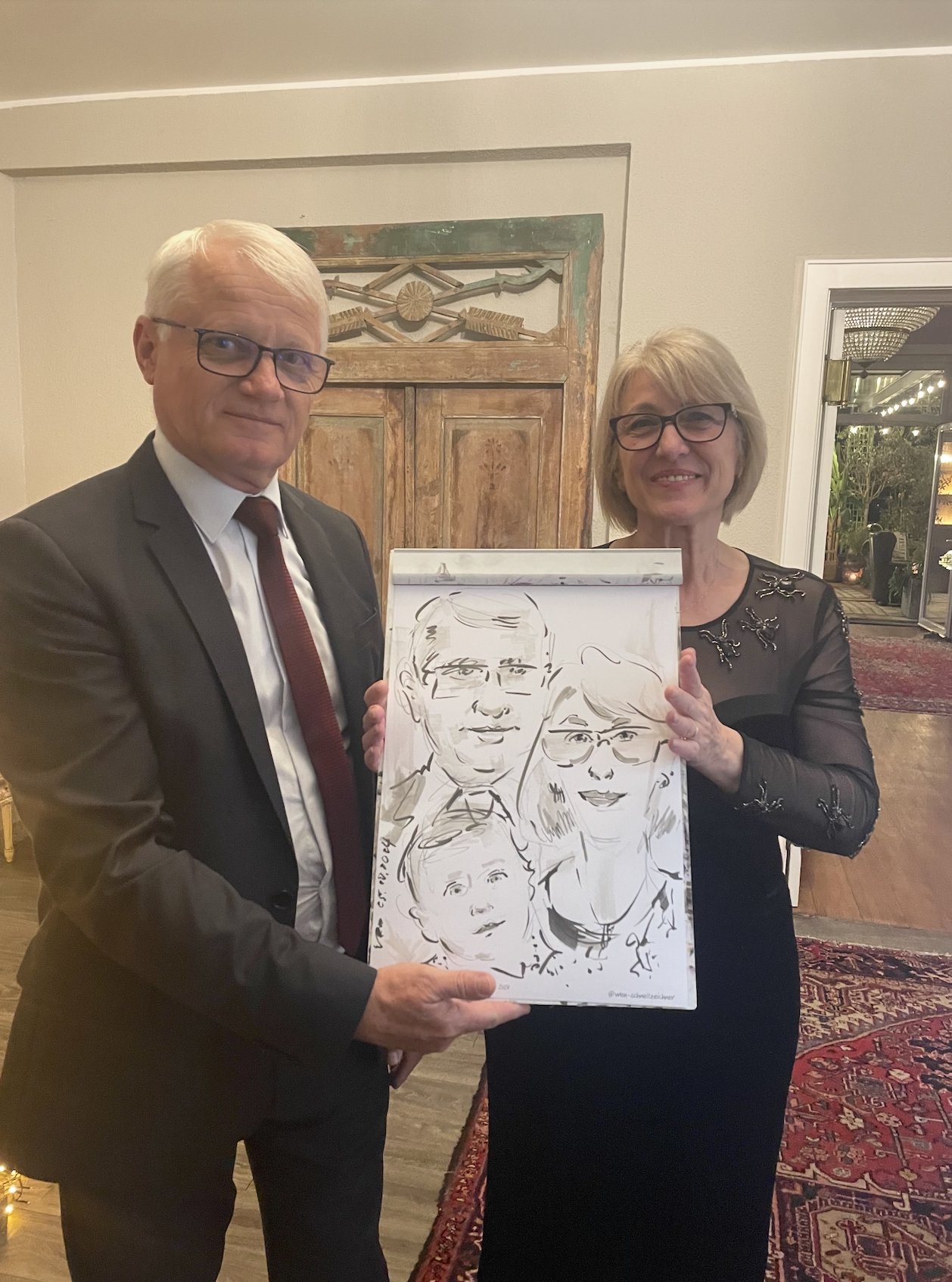 Live sketching at a party – guests with their portrait